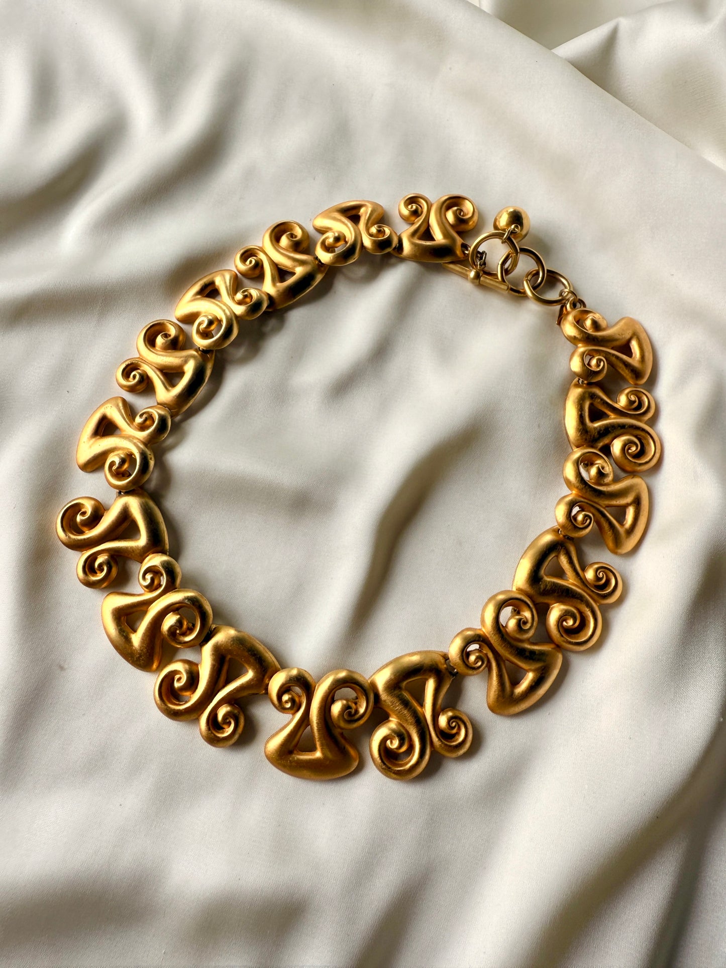 Collar  π Dorados- Anne Klein
