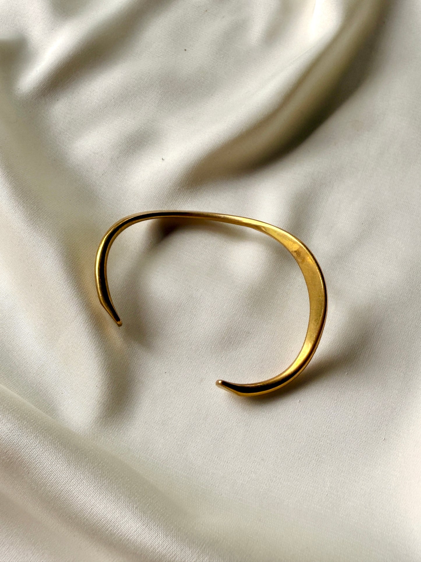 Pulsera Cuff Dorado